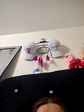 Snapshot of tani20 chatting on December 16, 2:16 am tani20 online show from December 16, 2:16 am