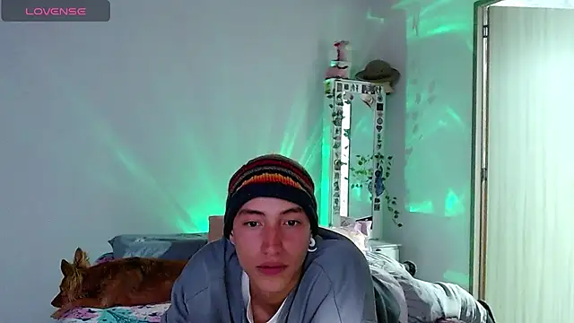 Snapshot of Perfect_match19 chatting on December 15, 11:31 pm Perfect match19 online show from December 15, 11:31 pm