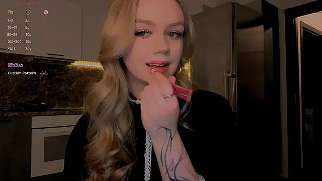 Snapshot of my_liss chatting on February 18, 9:00 pm my liss online show from February 18, 9:00 pm