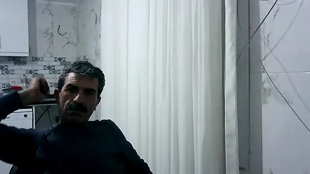 Snapshot of kobra21turki chatting on April 15, 4:36 pm kobra21turki online show from April 15, 4:36 pm