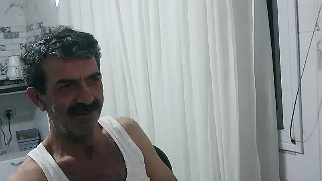 Snapshot of kobra21turki chatting on April 16, 9:39 pm kobra21turki online show from April 16, 9:39 pm
