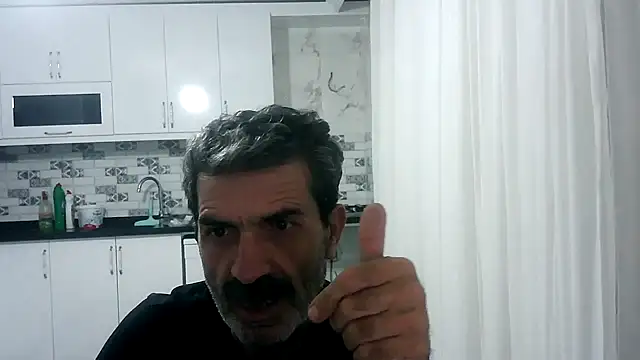 Snapshot of kobra21turki chatting on April 19, 6:43 pm kobra21turki online show from April 19, 6:43 pm