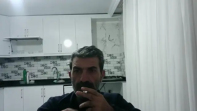 Snapshot of kobra21turki chatting on April 21, 10:12 pm kobra21turki online show from April 21, 10:12 pm