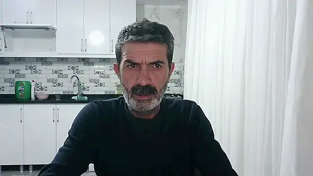 Snapshot of kobra21turki chatting on April 24, 5:37 pm kobra21turki online show from April 24, 5:37 pm