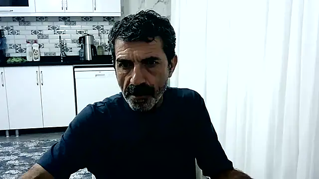 Snapshot of kobra21turki chatting on May 31, 10:44 pm kobra21turki online show from May 31, 10:44 pm