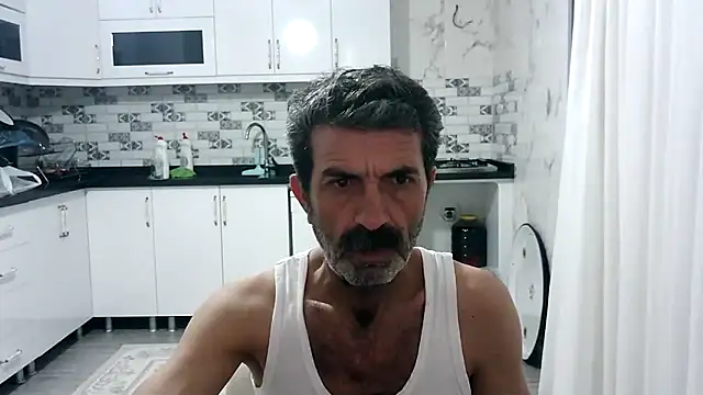 Snapshot of kobra21turki chatting on June 2, 10:45 pm kobra21turki online show from June 2, 10:45 pm