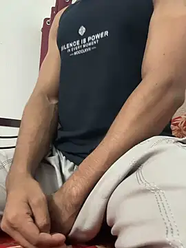 Snapshot of hot_gym_b0y chatting on June 21, 3:36 pm hot gym b0y online show from June 21, 3:36 pm