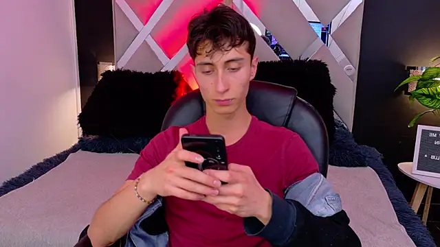 Ithan Skin online show from December 17, 11:49 am