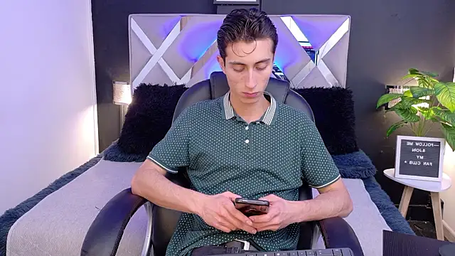 Ithan Skin online show from January 19, 11:36 am