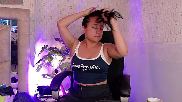 Ithan Skin online show from February 26, 11:42 am