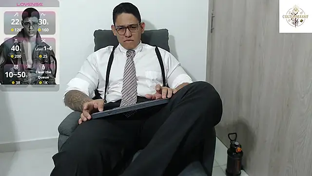 Snapshot of coltonmassiff chatting on February 27, 8:14 am coltonmassiff online show from February 27, 8:14 am