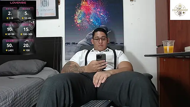 coltonmassiff online show from June 7, 6:00 pm