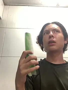 Snapshot of wimhotmacis chatting on December 17, 1:22 am wimhotmacis online show from December 17, 1:22 am