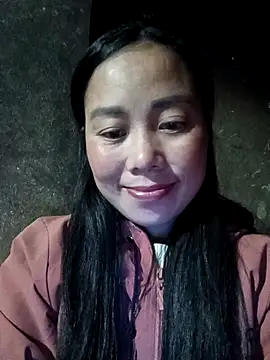 Snapshot of Chloe-ee chatting on December 17, 12:38 am Chloe-ee online show from December 17, 12:38 am