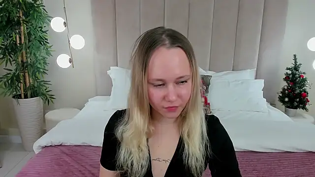 Snapshot of BellaCook chatting on December 17, 6:08 am BellaCook online show from December 17, 6:08 am