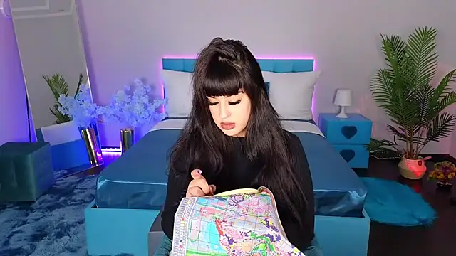 Snapshot of EvaNani chatting on December 16, 3:28 pm EvaNani online show from December 16, 3:28 pm