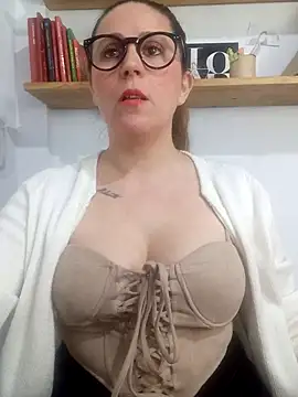 Snapshot of SofiEsteves chatting on May 11, 6:05 pm SofiEsteves online show from May 11, 6:05 pm
