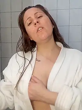 Snapshot of SofiEsteves chatting on June 13, 3:32 pm SofiEsteves online show from June 13, 3:32 pm