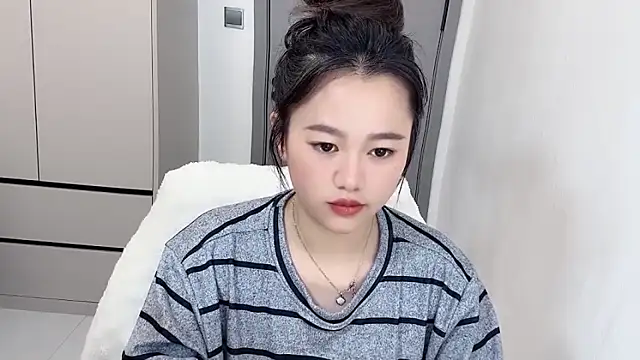 Amireux-8 online show from February 4, 4:40 am