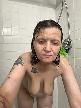 lindzybella online show from April 15, 7:48 am