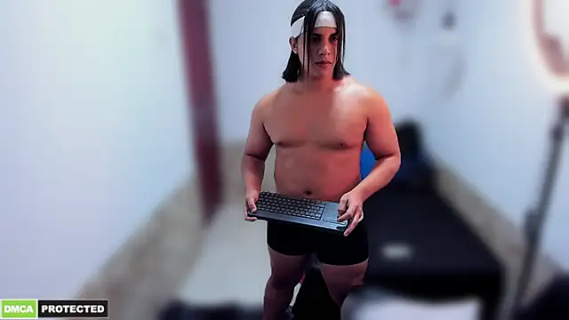 latinboyfit online show from February 15, 3:14 am