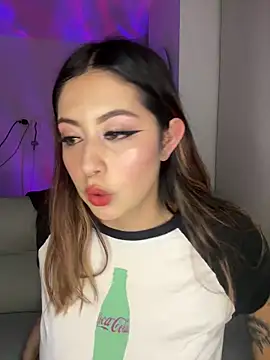 justmariee online show from December 18, 11:44 pm