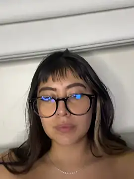justmariee online show from April 4, 2:21 am