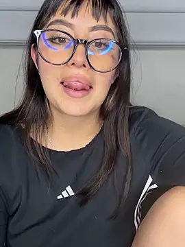 justmariee online show from April 7, 5:08 am
