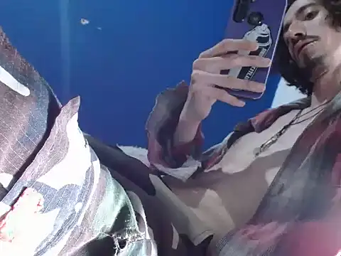 Snapshot of sk8-boy chatting on December 16, 6:02 pm sk8-boy online show from December 16, 6:02 pm