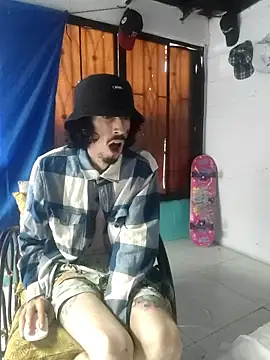 sk8-boy online show from January 19, 1:15 pm