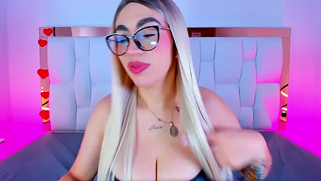 CamilleJuicy  online show from July 7, 12:53 pm