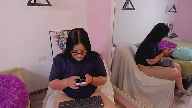 Briana Goldd online show from May 1, 2:38 am