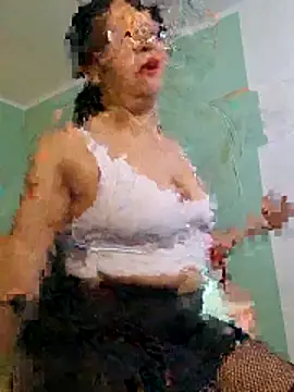 Snapshot of christy_ant chatting on May 21, 7:43 pm christy ant online show from May 21, 7:43 pm
