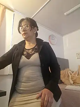 christy ant online show from July 7, 7:07 pm