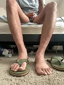 Kingbertfeet online show from January 12, 2:44 pm