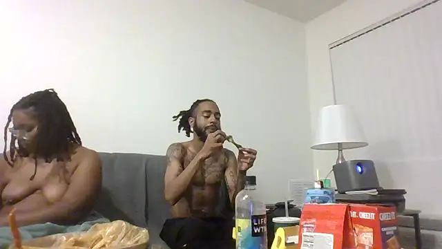 AverageAnt  online show from February 25, 4:44 am