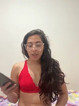 Snapshot of LatinDoll8 chatting on May 21, 10:28 pm LatinDoll8 online show from May 21, 10:28 pm