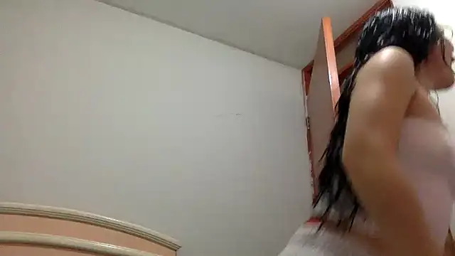 LatinDoll8 online show from July 24, 9:46 pm