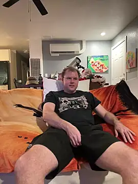 Snapshot of Studmuffin4you chatting on January 11, 3:00 am Studmuffin4you online show from January 11, 3:00 am