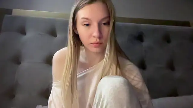 blondinkaa online show from April 12, 7:08 pm