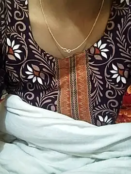 Snapshot of Sexy-Mithila21 chatting on December 18, 9:10 pm Sexy-Mithila21 online show from December 18, 9:10 pm