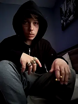 Snapshot of boolboy27 chatting on March 20, 3:06 pm boolboy27 online show from March 20, 3:06 pm