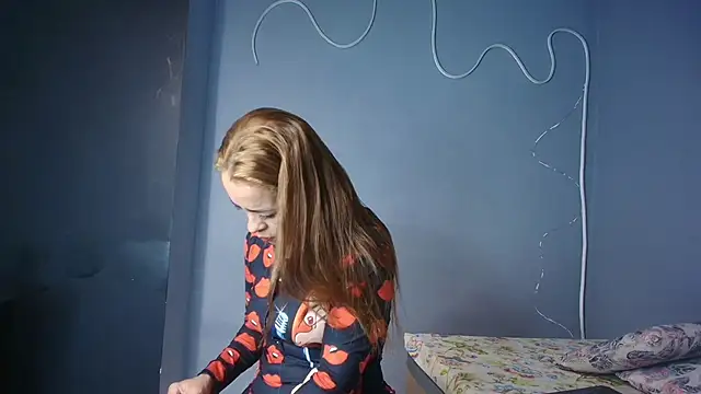 saramaartinez online show from January 9, 12:08 pm