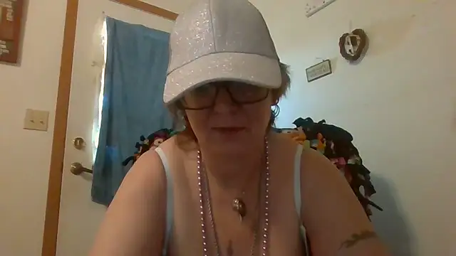 becky1111 online show from May 6, 2:55 pm