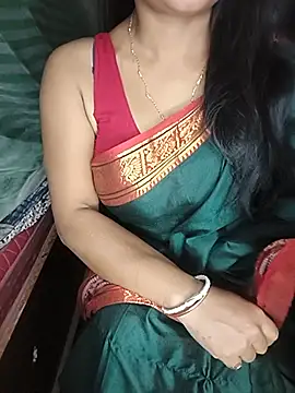 Snapshot of MAHI066 chatting on August 5, 8:00 pm MAHI066 online show from August 5, 8:00 pm