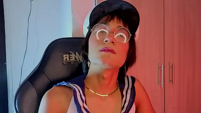 Snapshot of tiffanyy_777 chatting on August 1, 2:55 am tiffanyy 777 online show from August 1, 2:55 am