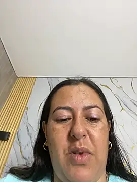 Snapshot of evelyn_harpeery chatting on May 29, 10:24 am evelyn harpeery online show from May 29, 10:24 am