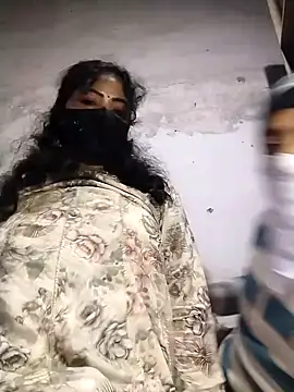 Snapshot of salonihotvideo chatting on December 19, 5:47 am salonihotvideo online show from December 19, 5:47 am