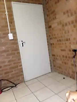 Snapshot of Babybloom19 chatting on December 22, 10:23 am Babybloom19 online show from December 22, 10:23 am