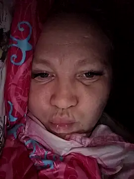 Snapshot of MikasXNiksssxX chatting on December 17, 8:15 pm MikasXNiksssxX online show from December 17, 8:15 pm